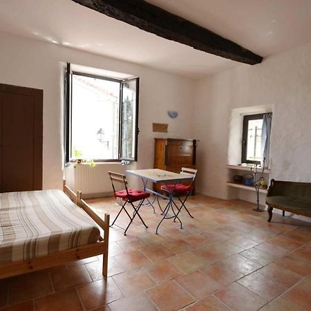 Studio De La Cheminee Et Studio De La Place Apartment Sigonce Ngoại thất bức ảnh